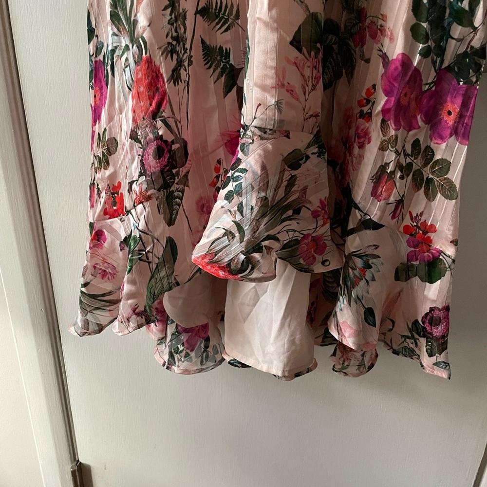 Gorgeous Floral Botanical Maxi Banana Republic Dress! - Picture 6 of 6